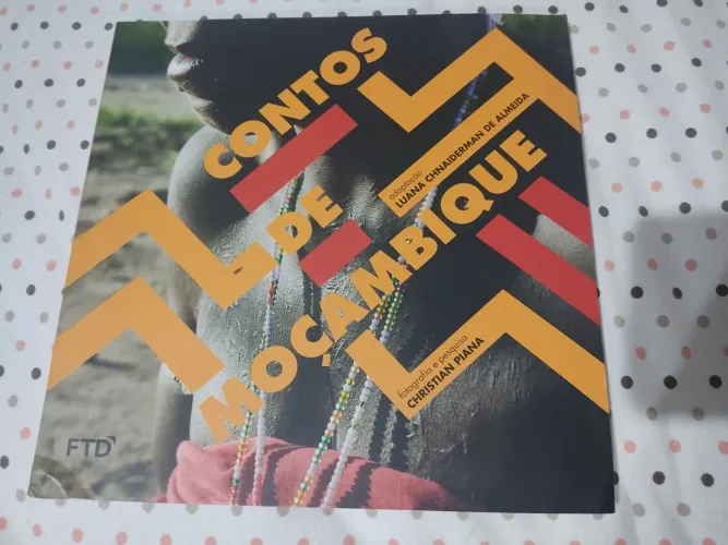 Livro contos de Moçambique 