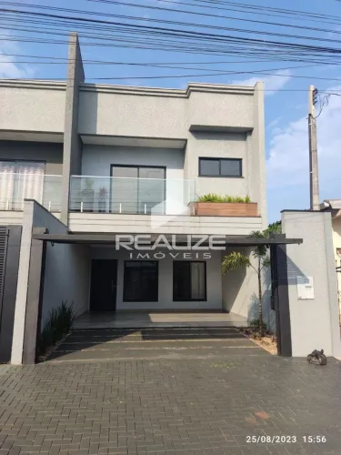 Sobrado à venda no Três Bandeiras