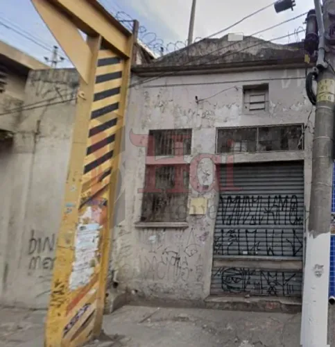 Vende-se Terreno/Casa com 98m² no bairro da Luz.