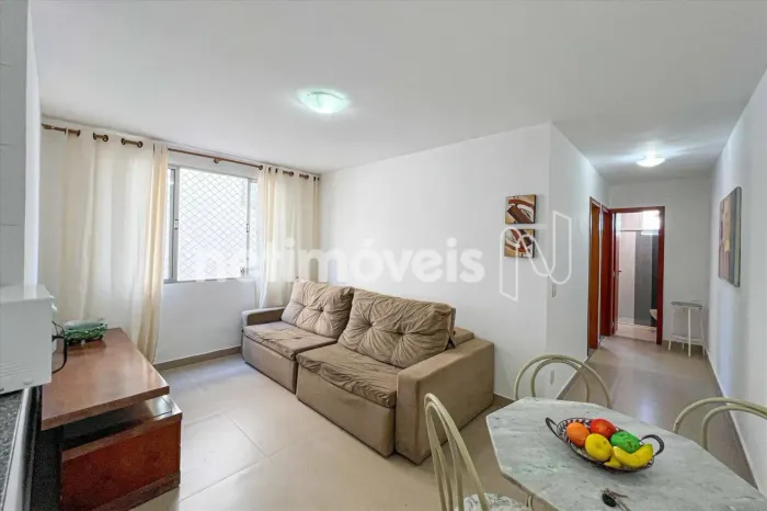 Apartamento de 02 quartos para locação no Manacás!