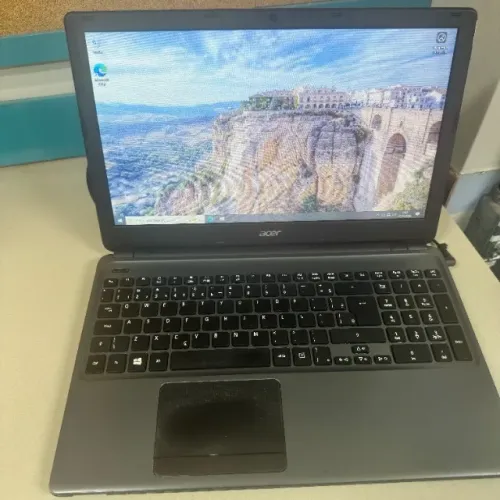 Notebook Acer 15pol, Processador i3 4010U, 8gb de Memória RAM, 500gb de SSD