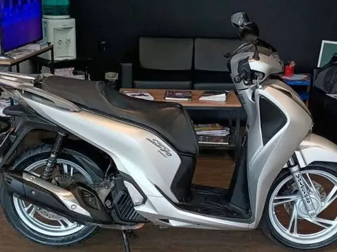 Moto Honda SH 150 automática, freios ABS, um achado!