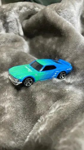 Carrinho hot wheels Ford mustang 69