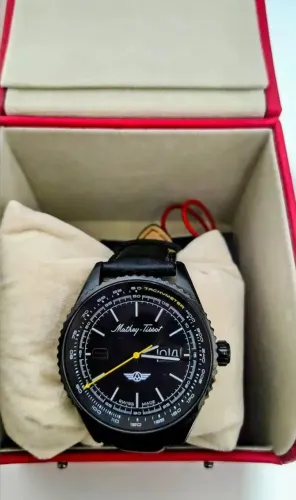 Relógio suíço Mathey Tissot