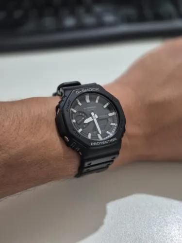 Relógio Casio G-shock Ga-2100-1adr Carbon  Preto com Branco seminovo