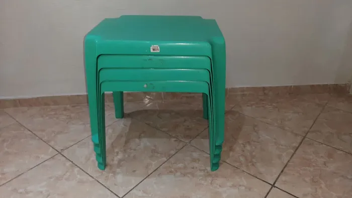 Mesas plásticas infantil.