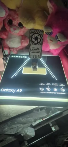Expositor/ Carregador da Samsung  Prêmio iluminado 