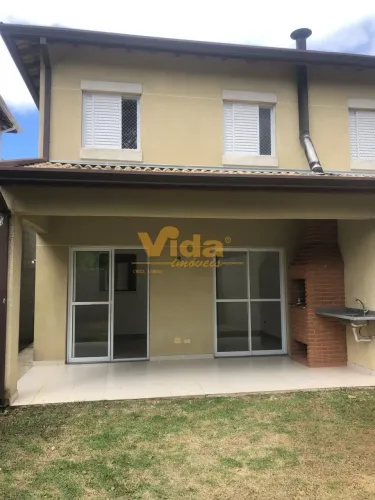 Casa para locação no Parque Rincão, Cotia, 03 quartos.