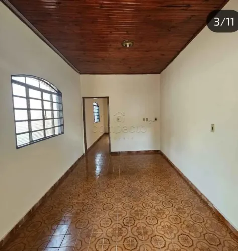 Casa com Edícula | 3 Dormitórios | 3 Vagas de Garagem | Amplo Quintal