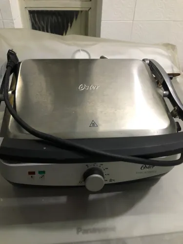 Grill grande, marca Oster