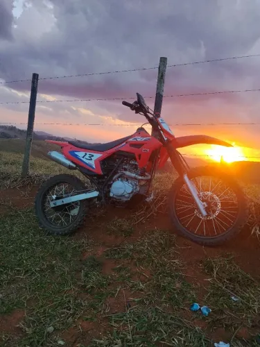 XR 200r de trilha