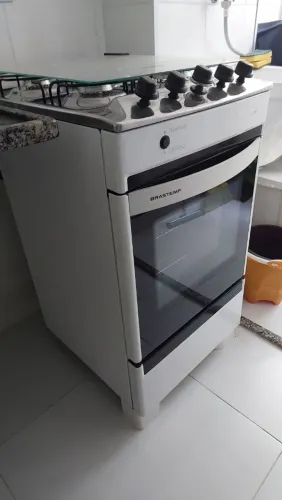 Fogão 4 bocas Bratemp Clean, pouco uso branco