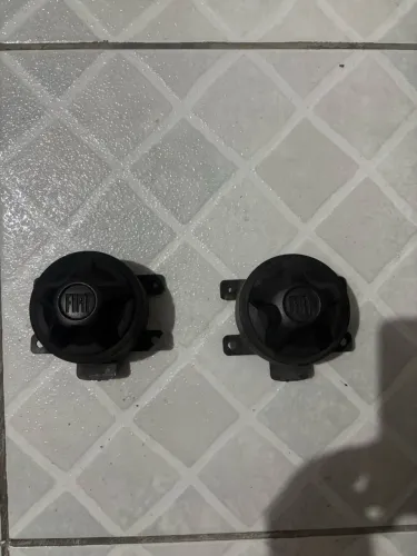 Grade frontal, tampa do farol de milha e porta objetos do Fiat argo ano modelo 2018/2019