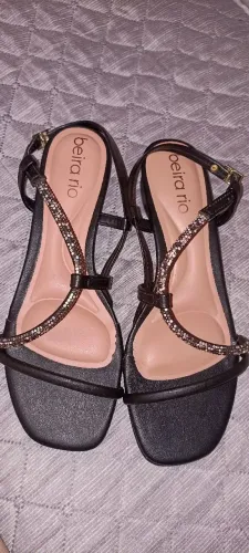 Vendo sandália Beira rio