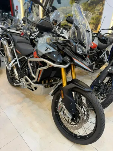 TRIUMPH TIGER 900 DESERT EDITION