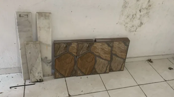 60 peças de Pisos SAN MARINO tons neutros 45cmx45cm