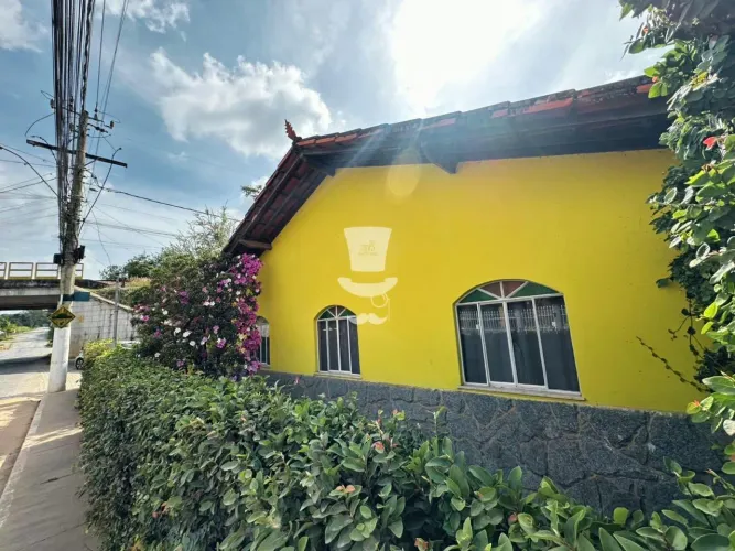 Casa à venda em Antônio Carlos com 3 dormitórios em Sá Fortes