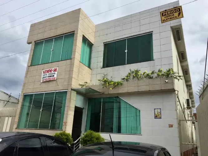 Prédio com dois andares no São Geraldo - 416m²
