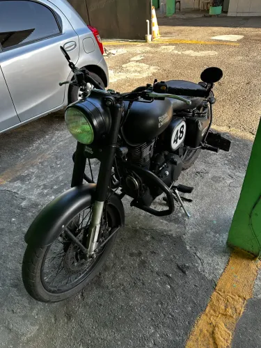 Royal Enfield Classic 500 Stealth Black