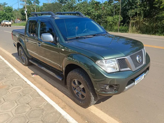 Nissan Frontier SV AT. CD 4X4 2.5 TB Dies. Aut. 2016