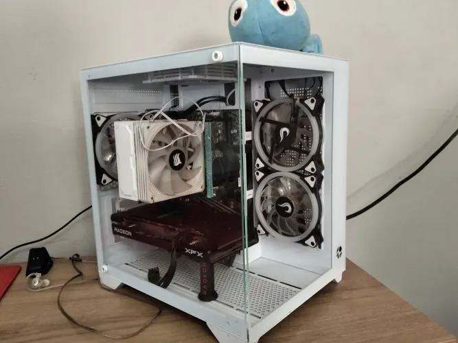 Gabinete branco de vidro