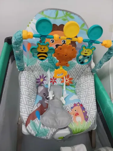 Cadeira de balanço infantil 