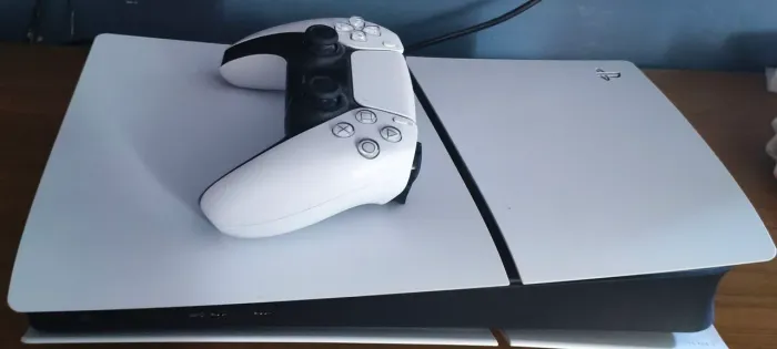 Eu vendo o meu Playstation 5 digital por motivos pessoais preciso pagar as contas de casa 