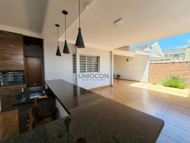 Casa para Venda em Franca / SP no bairro Jardim Dermínio
