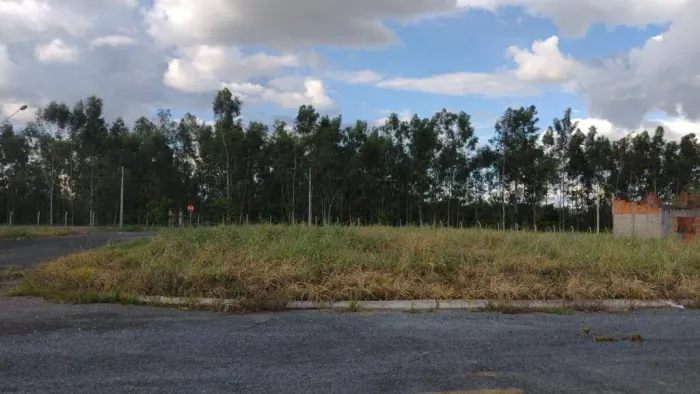 Terreno apto a financiar no Parque das Águas Várzea Grande contendo 250m2