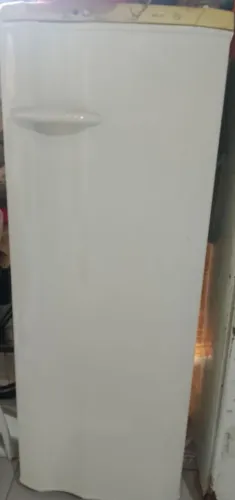 Vende-se geladeira