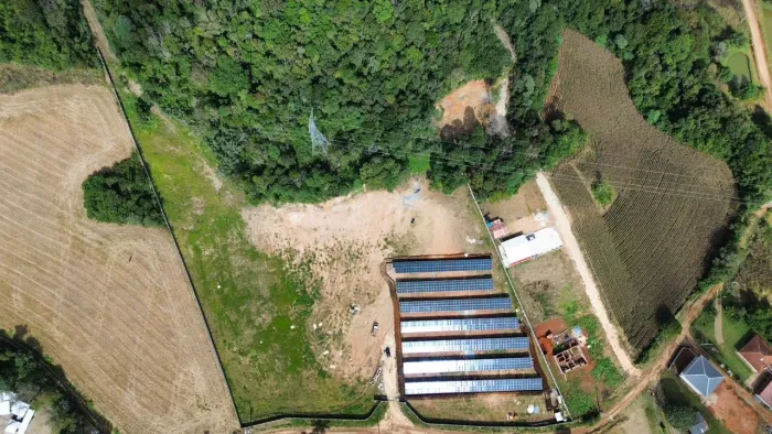 Chácara com usina solar 