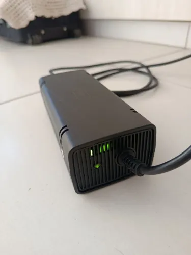 Fonte bivolt Knup para Xbox 360 Super Slim