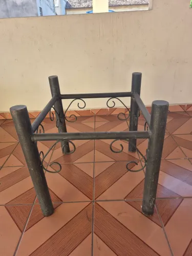Suporte de mesa em ferro