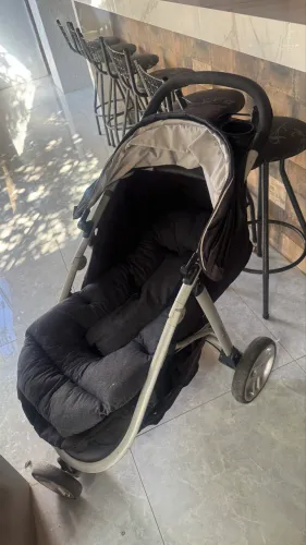 Vende-se carrinho de bebê
