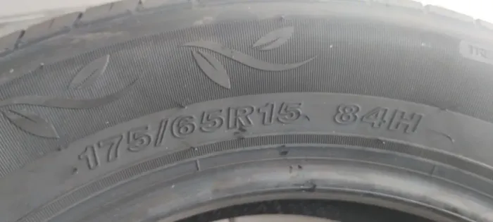 Pneu novo zero Aro 15