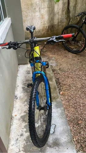 Vendo bicicleta top de linha motivo vender precisando