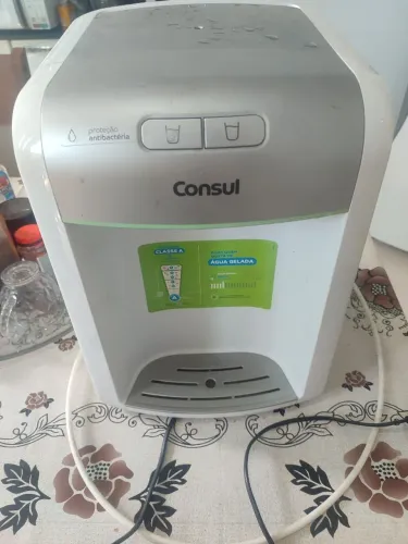 Vende se um purificador de água consul
