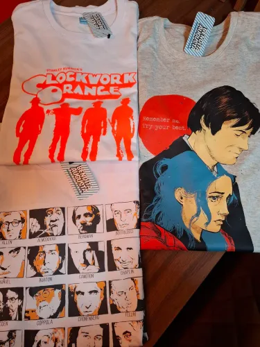 3 Camisetas de Filmes (novas, com etiquetas)