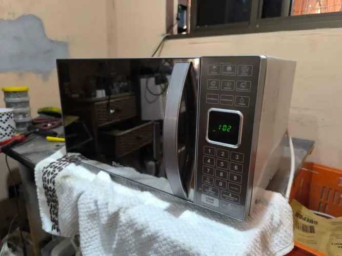 Microondas Philco 25 litros espelhado 127v