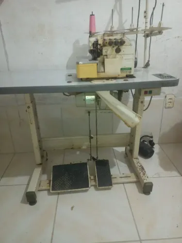 Máquina de costura 