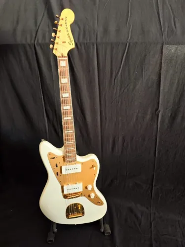 Guitarra fender squier 40th anniversary jazzmaster