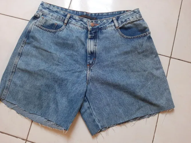 Short jeans
