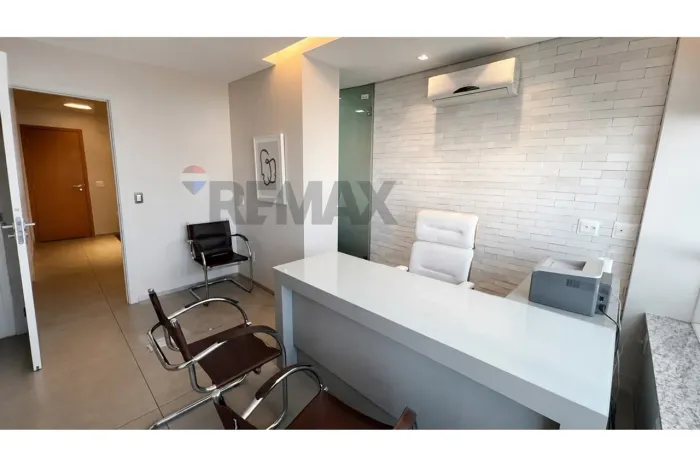 Sala comercial com garagem no Ed. Rossi Rio Branco