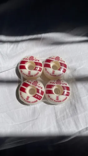 Roda FUTURE 54mm skate
