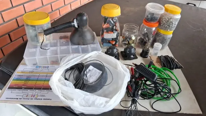 Lotão de peças vintage de radiotécnico / eletrônica