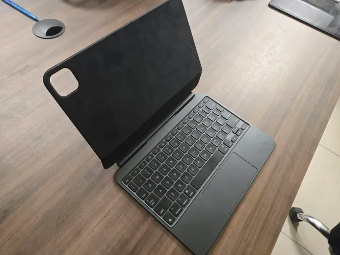 Magic Keyboard ipad 11 m4 e m5