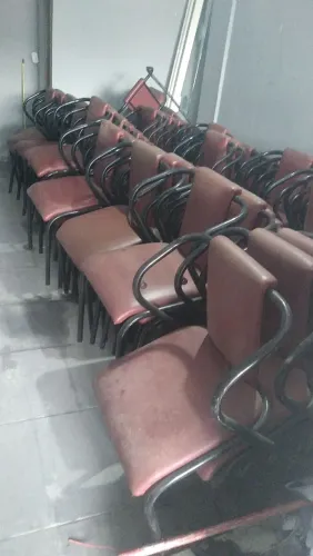 Cadeira estofada auditório