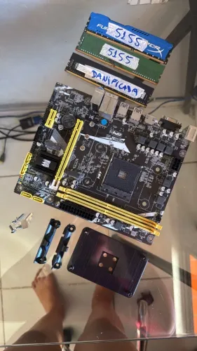 Placa Mãe Knup AM4 AMD A320 DDR4 Micro ATX + Memórias RAM