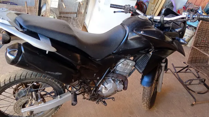 Vendo ou troco moto Honda XRE-300 ano de 2013