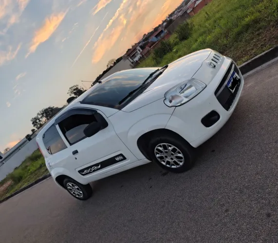 Fiat Uno Vivace Celeb. 1.0 EVO F.flex 8V 5P 2014
